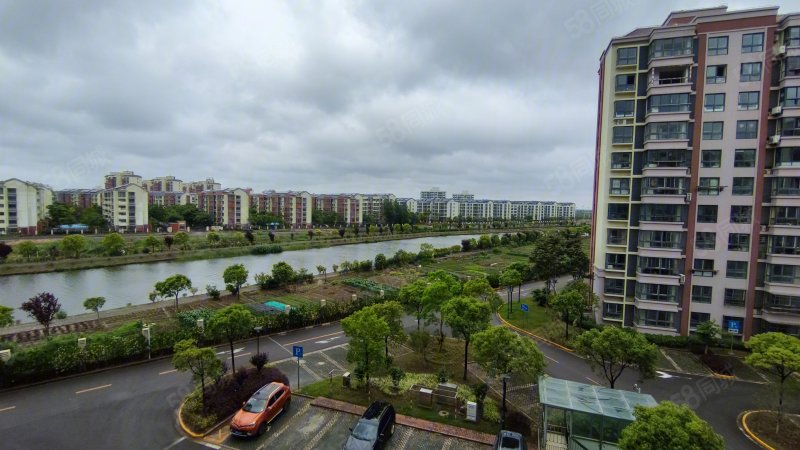 【10图】崇明地铁口 电梯房 南北通透 全明飞机户型 位置,裕鸿佳苑