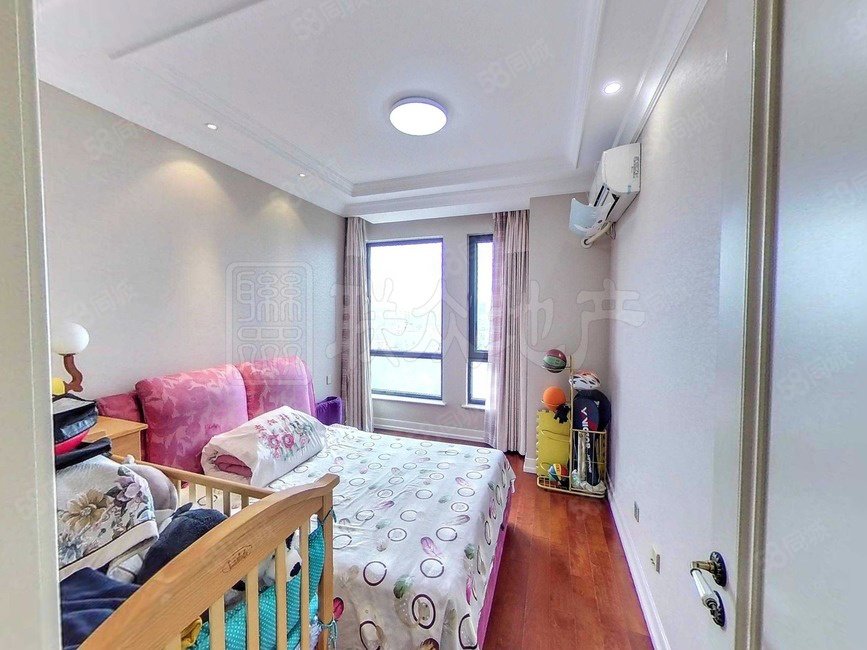 華潤公元九里4室2廳3衛(wèi)223.74㎡南北1099萬