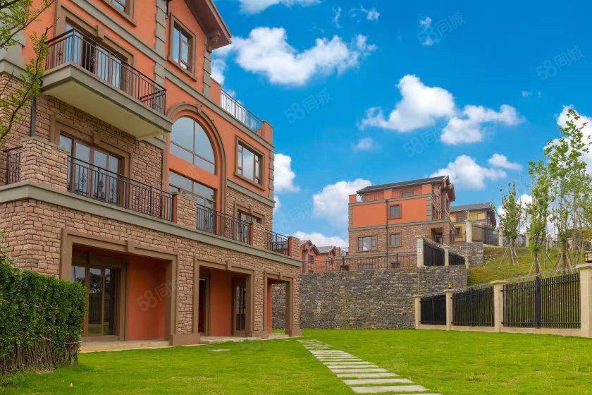 碧桂园中铁天麓一号(别墅)5室2厅4卫187㎡南北240万