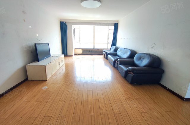 临河风景3室2厅150.14㎡82.8万二手房图片