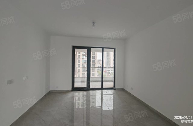 急售 汽车总站西邻 次新小区 电梯西边户 128平 带车储