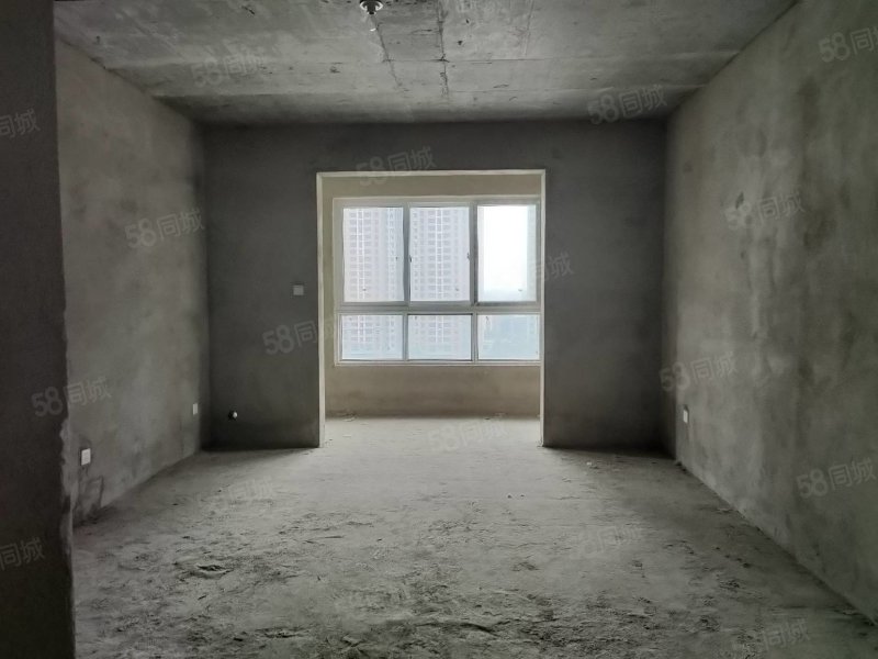 南阳藏珑3室2厅1卫125.32㎡南63万