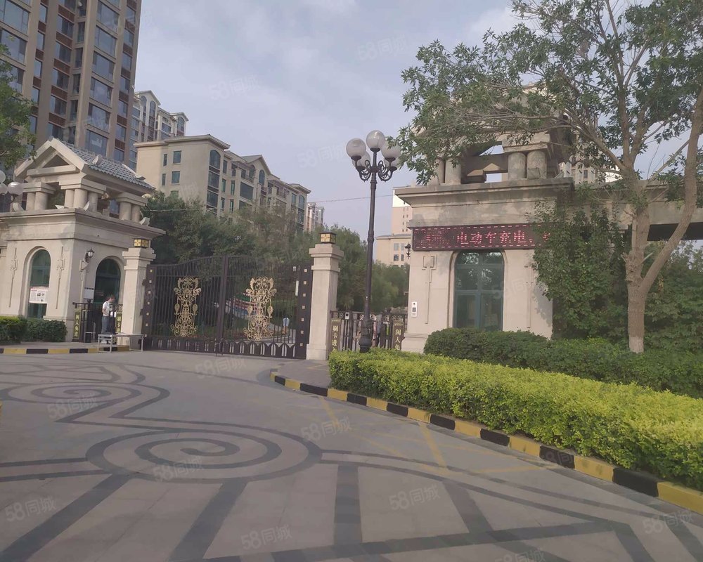 颐和山庄半山湖