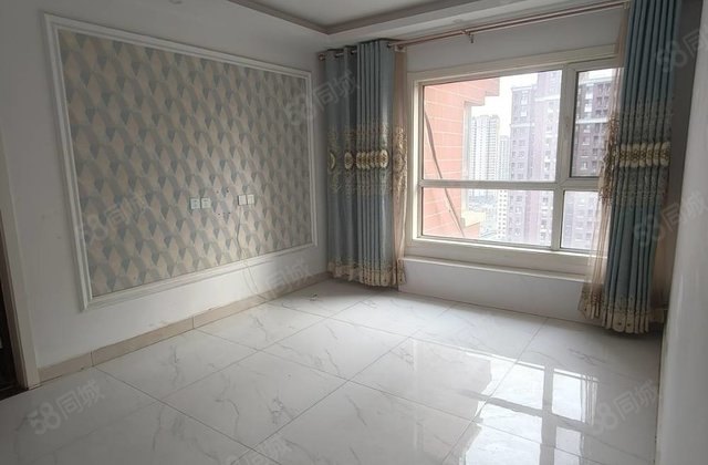 新出水岸花语，单价6000多买南北通透中间楼层，随时看房。