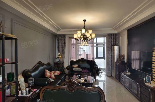 文轩本部东昌湖南岸西安交大精装五居室带有大露台视野开阔采光好