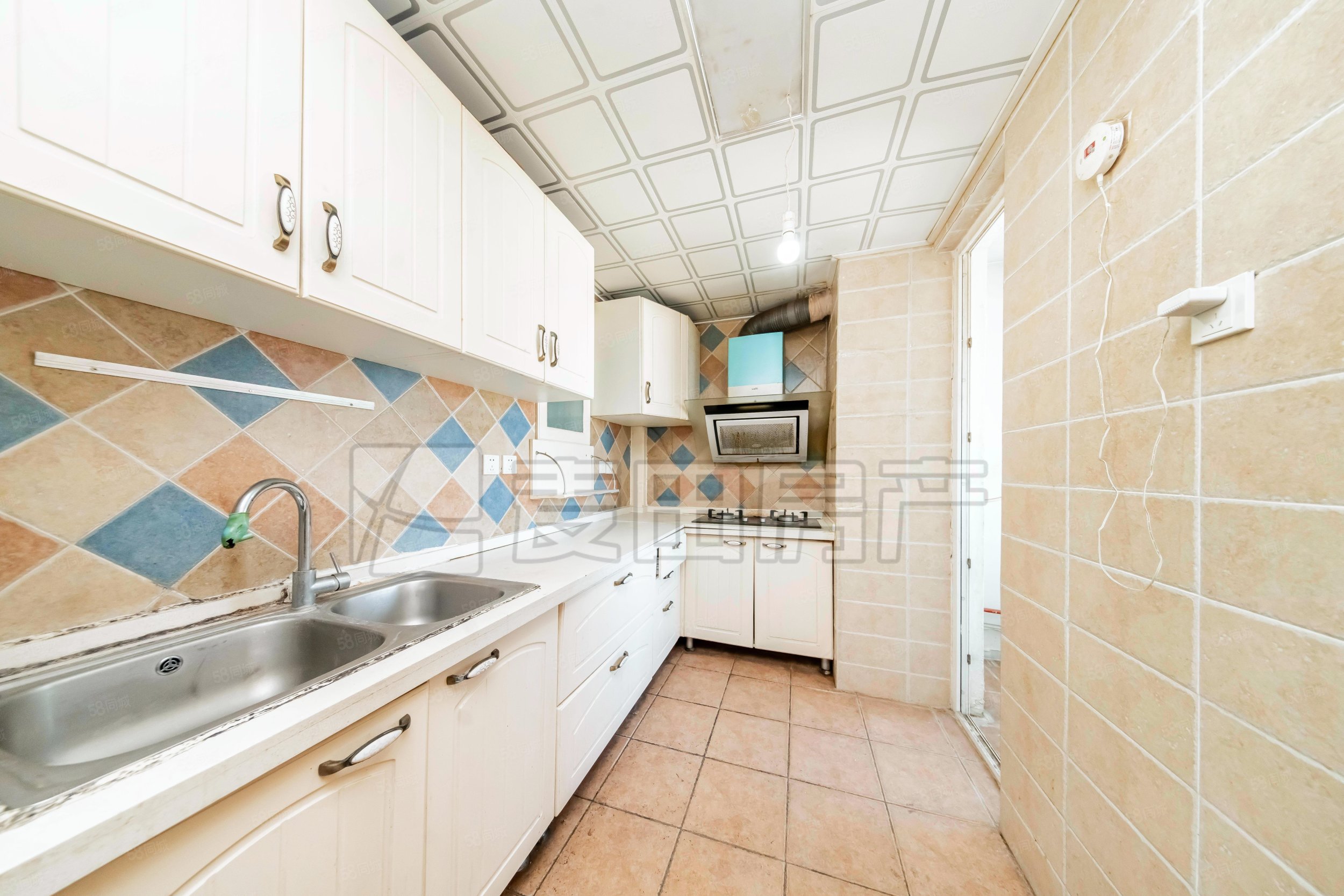 怡美家園4室2廳2衛(wèi)131.37㎡南北768萬