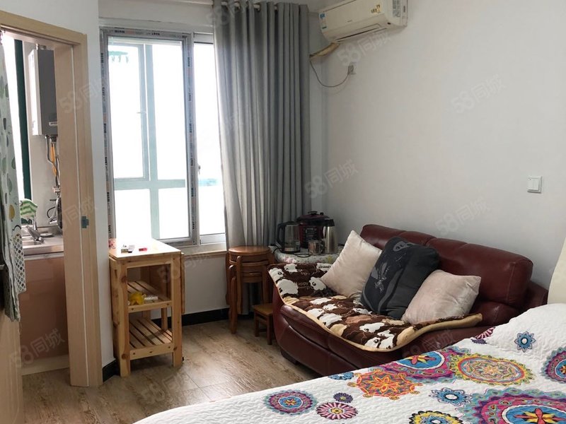 兆丰路地铁口 70年产权通天然气首付仅需9万 实房照片随时看