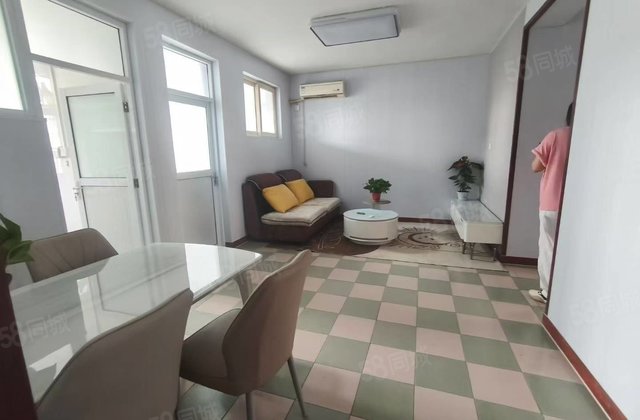 利民路 明星小区 多层4楼，33万精装修2居室