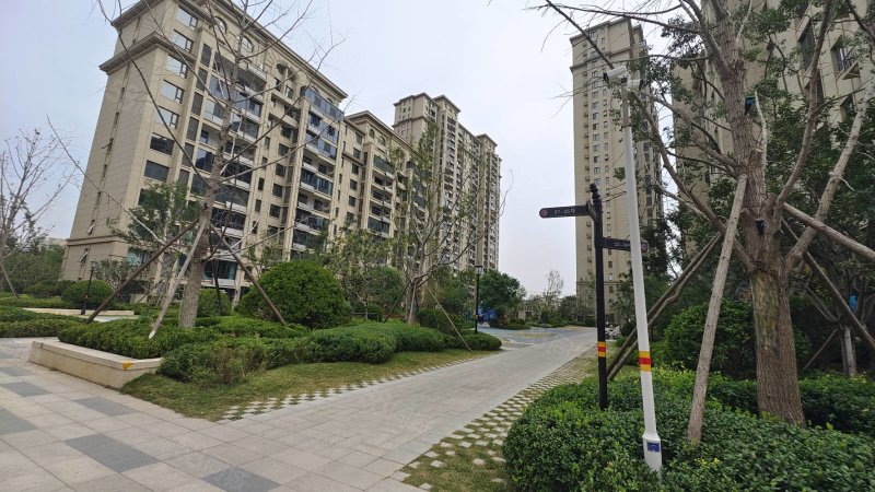 天润公馆二期126平三室两厅一卫有产证首付25万