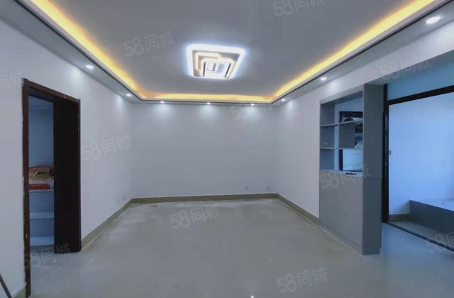 香江二期 凤凰湖小区 精装 三室 看房方便