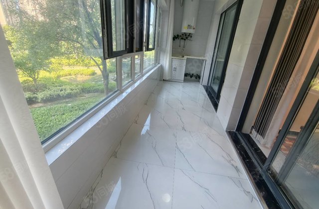 二中队过 锦绣学府三叶草户型精装修领包入住有车位有储免大税