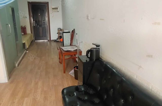 急售东昌路东昌中学育新苑 一室一厅 53平单价不到3600元