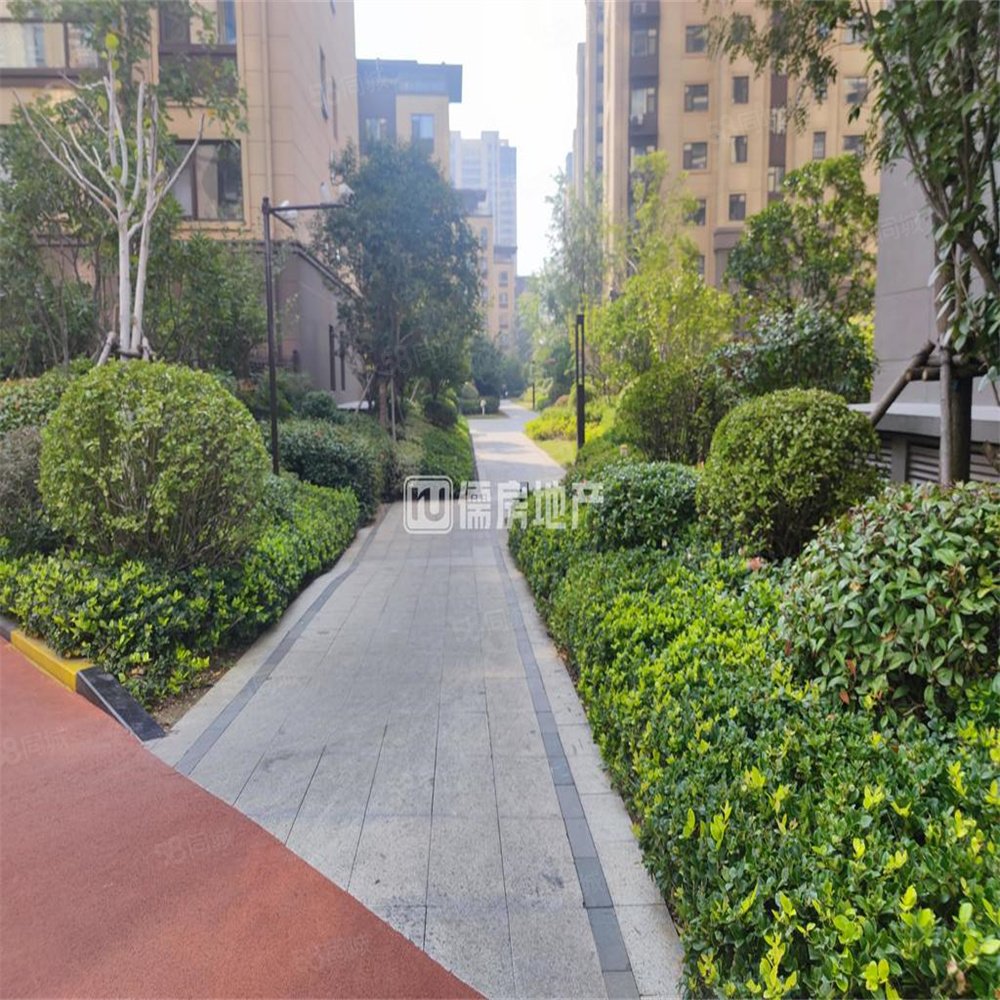 鸿鑫御景北区3室2厅1卫115㎡南北86万