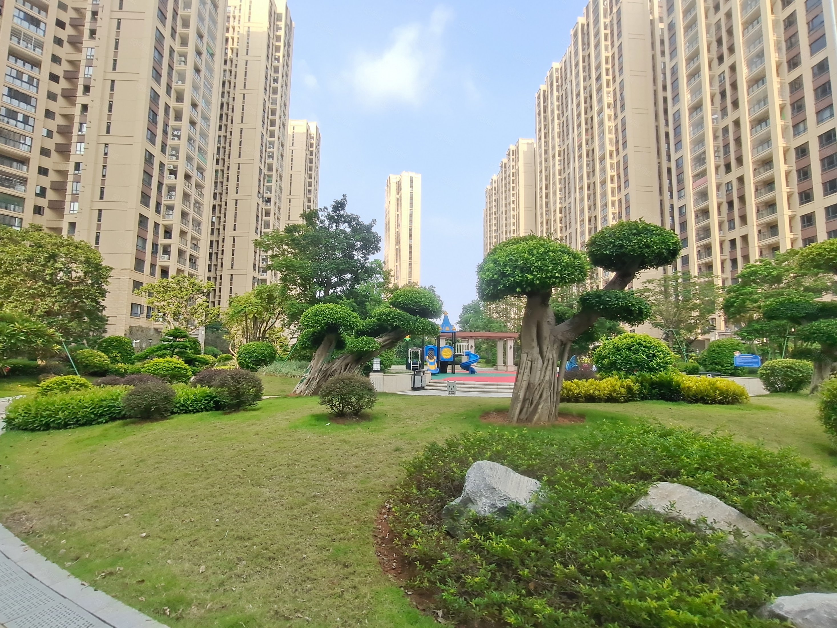 南北对流 实用四房 赠送26平方米 豪华装修,建实帝景银湾-湛江58同城