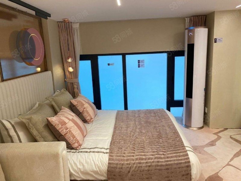 光谷 世界城创世界 单价9千!地铁口5.1米复式2房