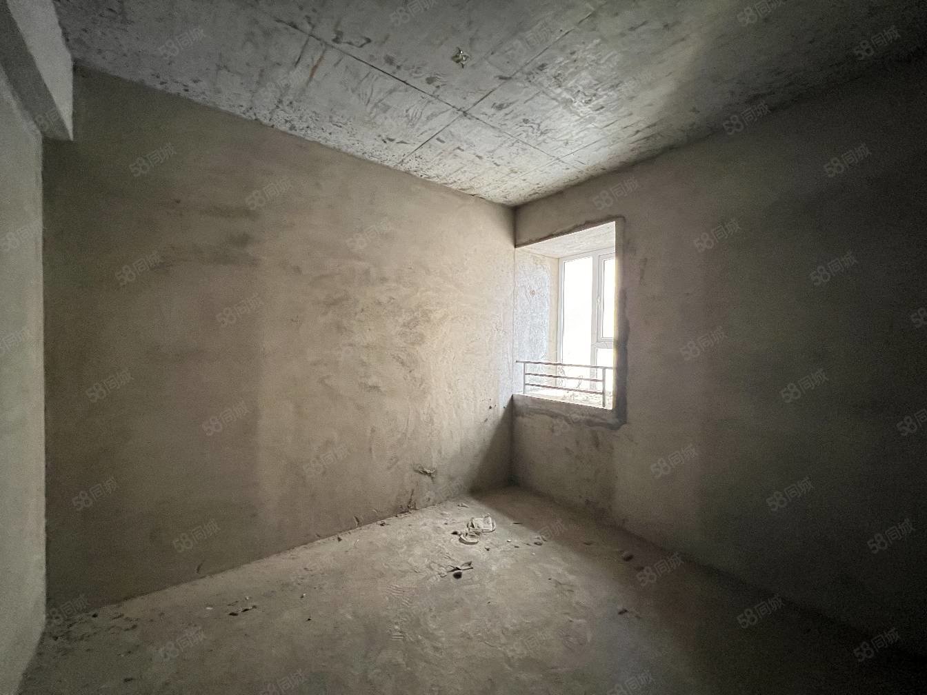 鑫火国际3室2厅2卫128㎡南北43万