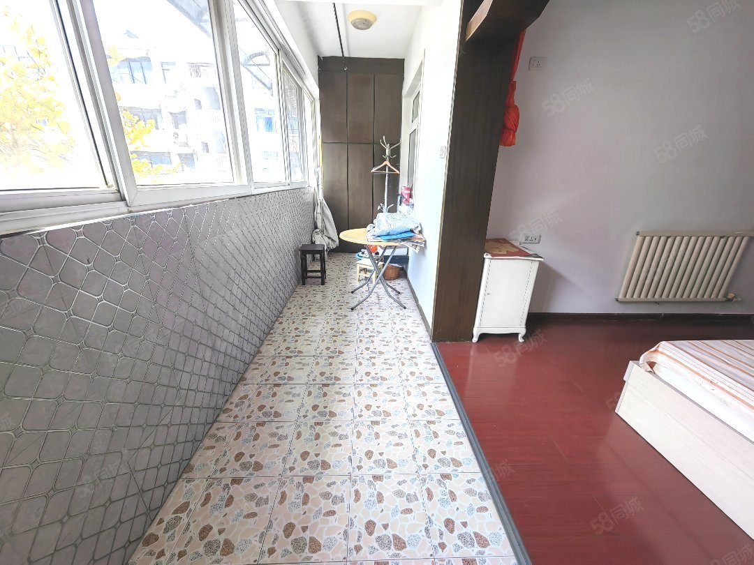 自然巷家天下小区3室2厅2卫138㎡南北46万