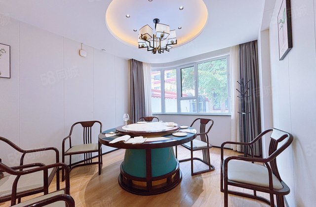 振兴路金鼎巷双拼别墅区带大院子也可做门面房 停车方便