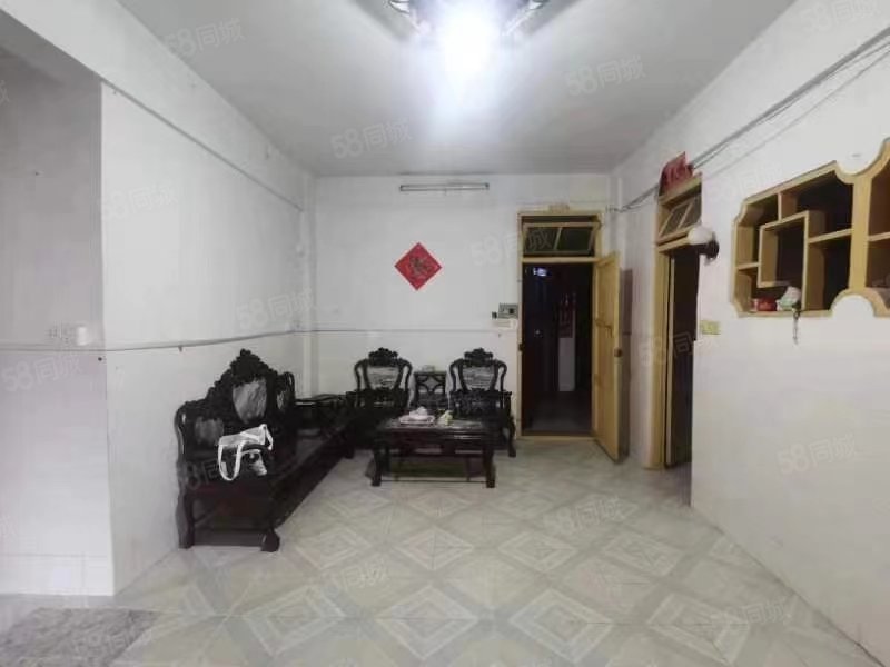 西荣路小区3室2厅1卫98㎡东南24万