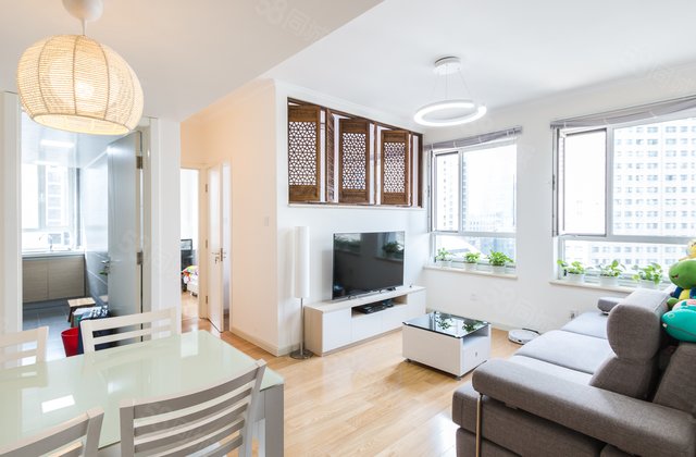 恋日国际2室2厅75.58㎡360万二手房图片