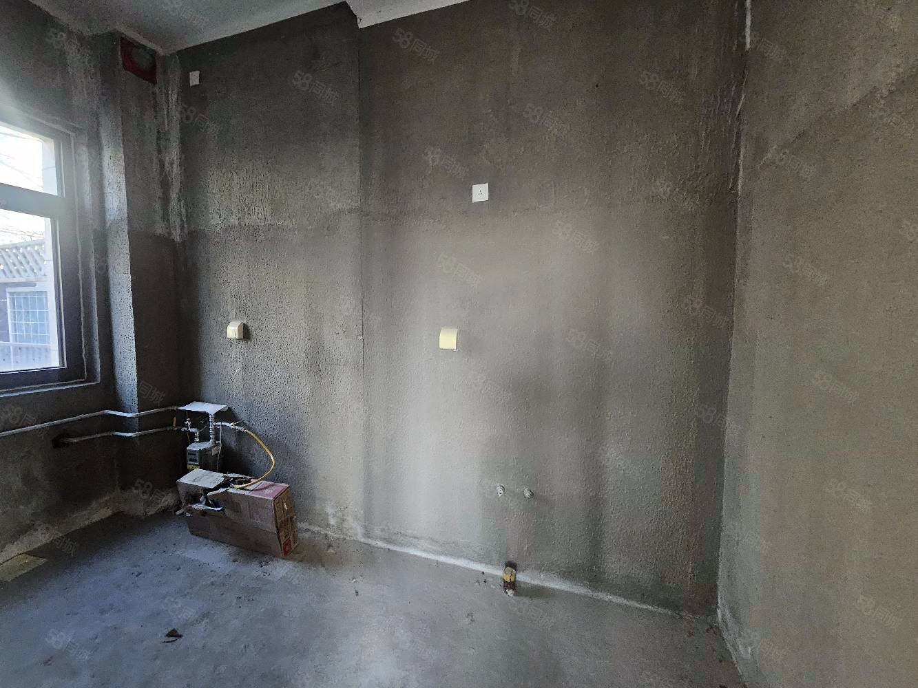 中海墅(東區(qū)別墅)4室3廳4衛(wèi)303.1㎡南北2460萬