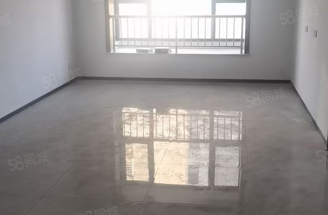 新小区 送车位储藏室 三室两厅双卫 朝南 看房方便