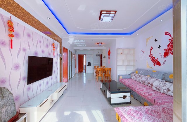 南北通透 商品房 楼龄新 密度低 刚需小三居