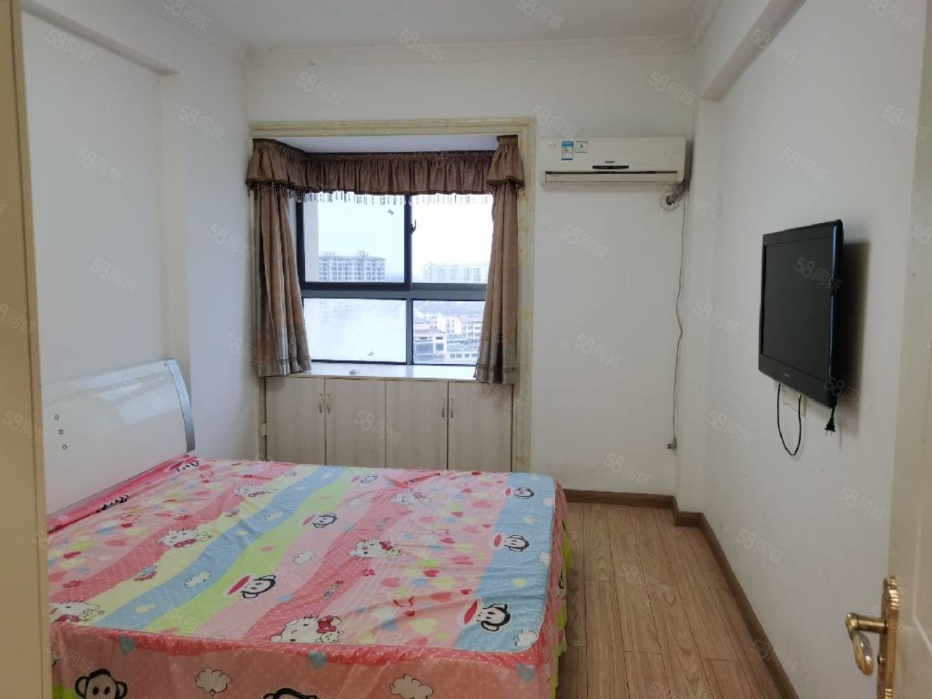 共和名城6室4厅4卫126㎡南80万