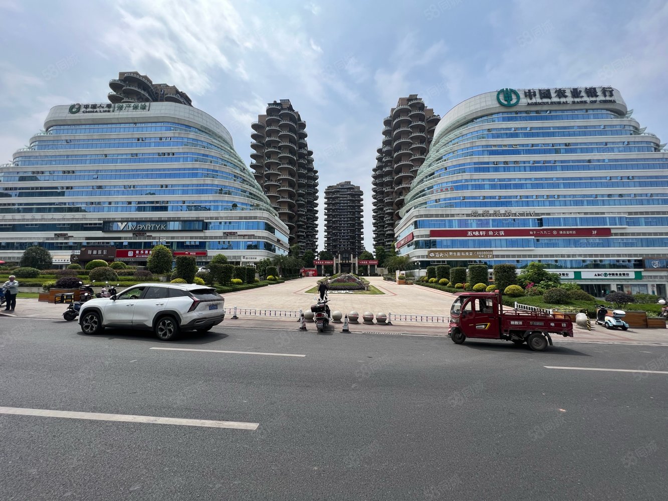 世纪玺悦四房双卫正看中庭满两年看房方便额外有双车位