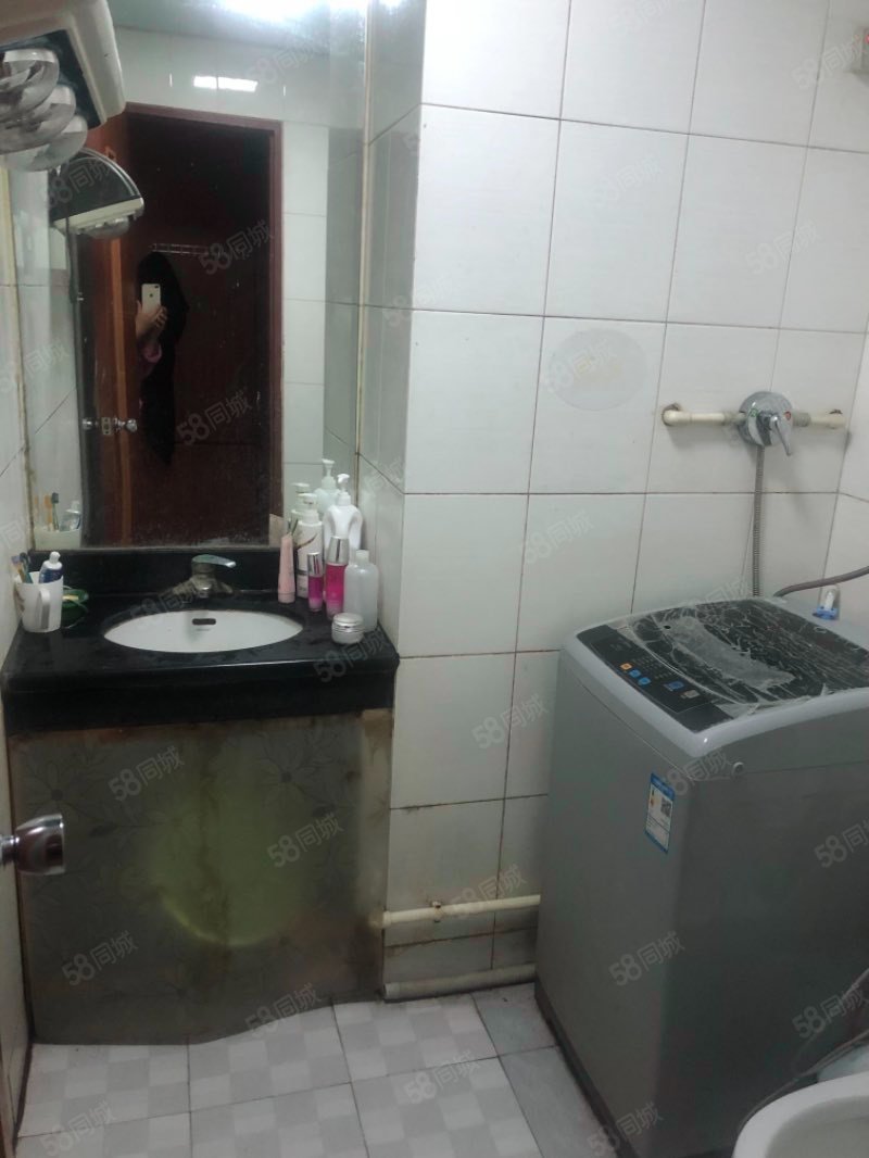 万基商务公寓1室1厅1卫42㎡北10.8万