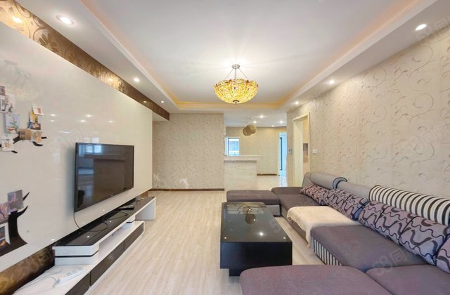 保利玫瑰郡3室2厅130.8㎡95万二手房图片