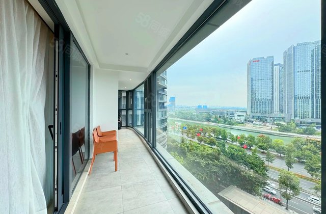 招商大魔方玺悦4室2厅218.62㎡1190万二手房图片