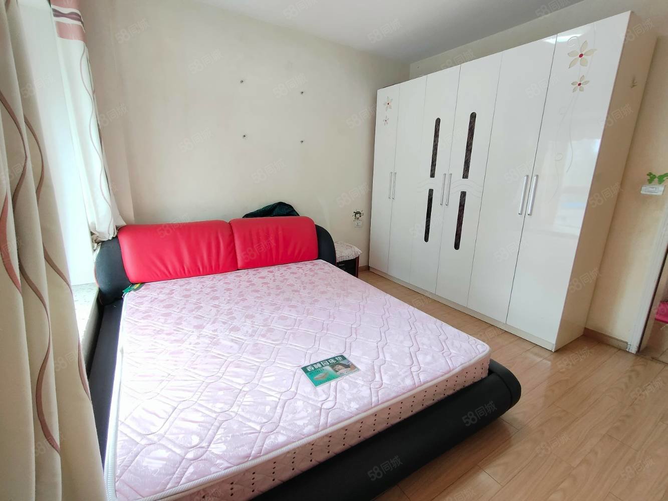 宏发明珠3室2厅1卫115㎡东南55万