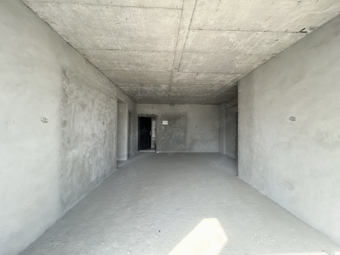 腾龙国际3室2厅2卫126㎡南北62.5万