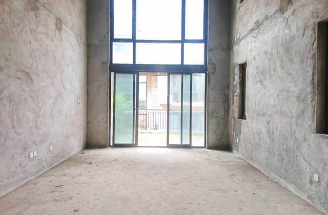 盈峰翠邸(别墅)4室3厅177.37㎡158万二手房图片