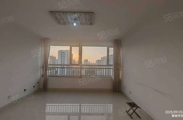 东昌湖西临 电梯中间楼层 边户 三室两厅双卫 带车位储藏室