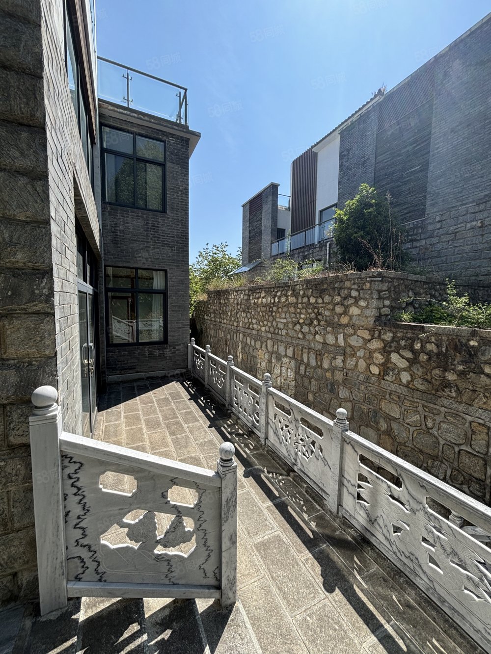 大理古城山水间,樱花溪谷旁,独栋别墅,院子两百平