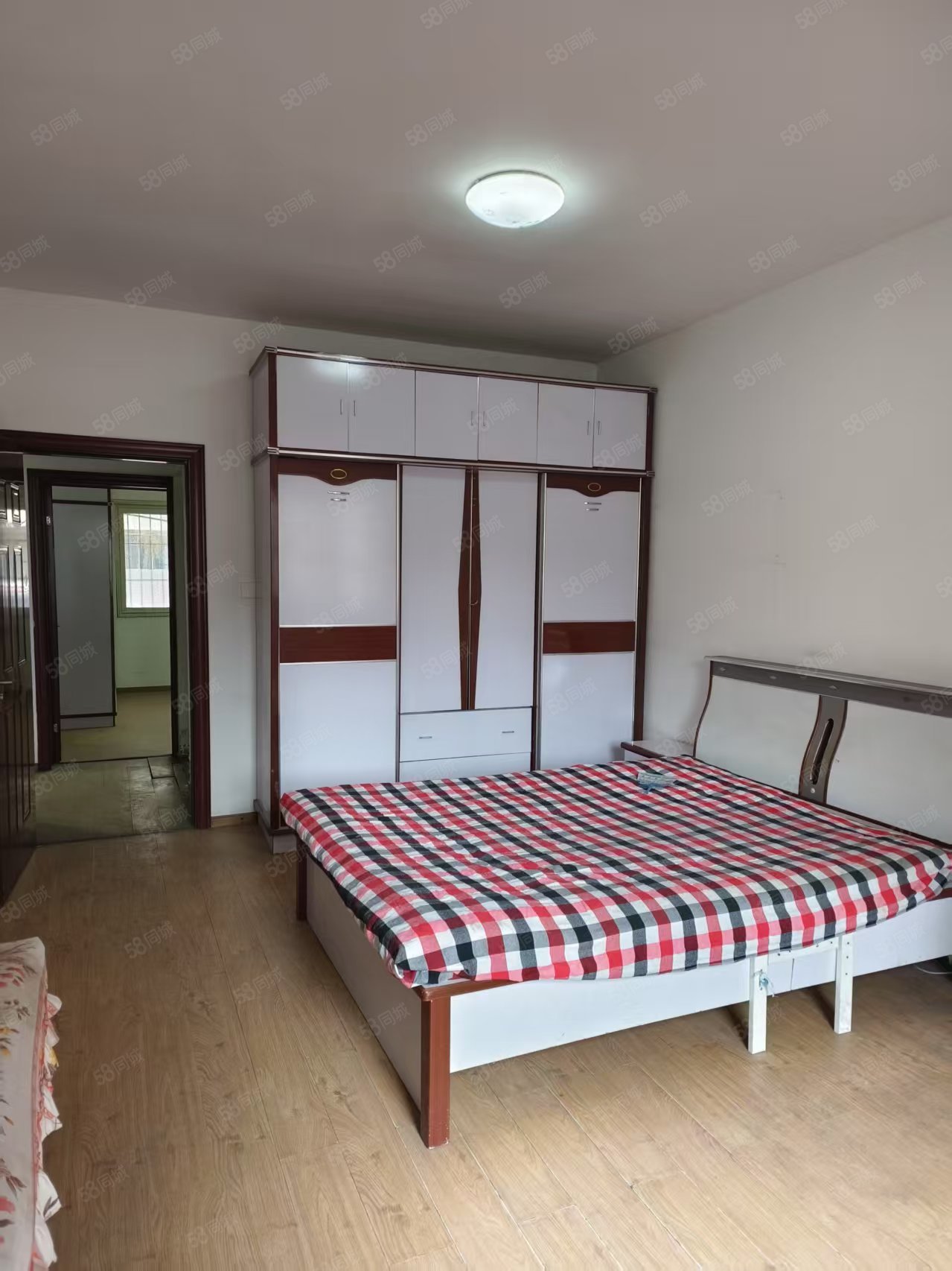 红卫三公司小区3室1厅1卫88.87㎡南30万