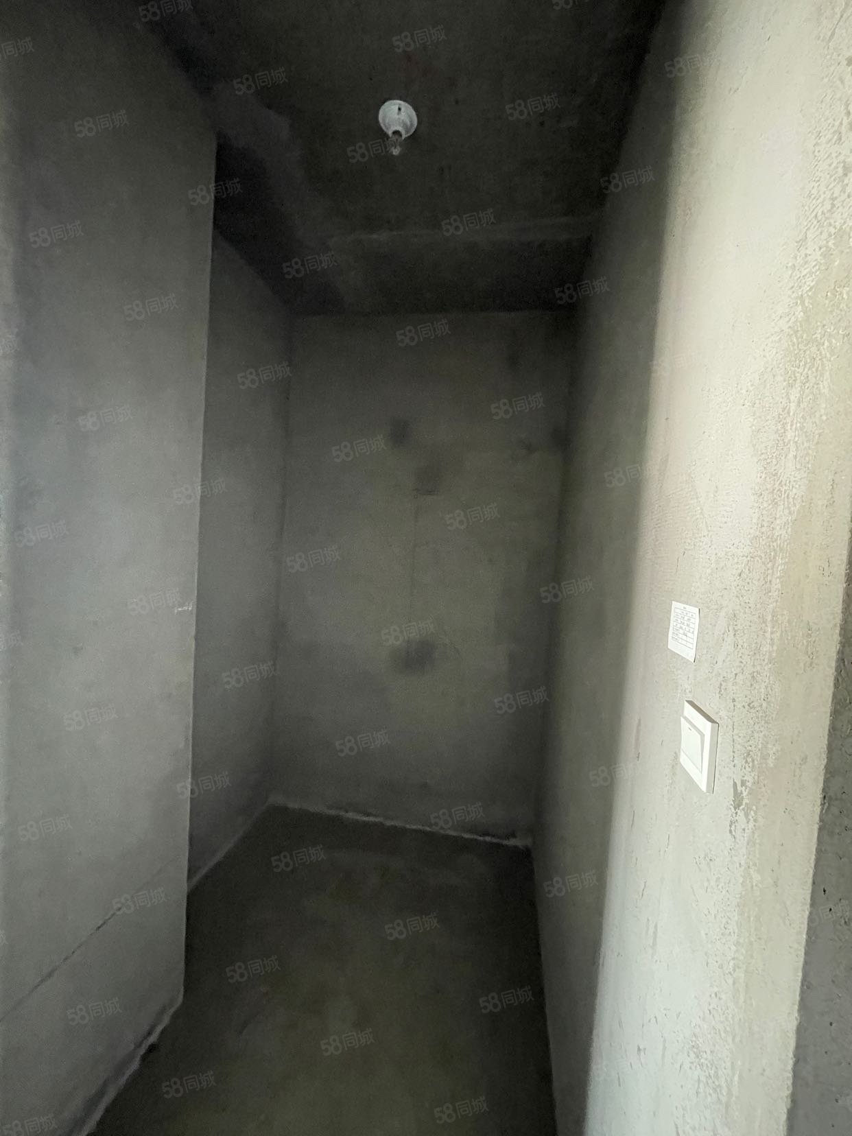 凯泽翡翠城(A区)3室2厅2卫145㎡南71万