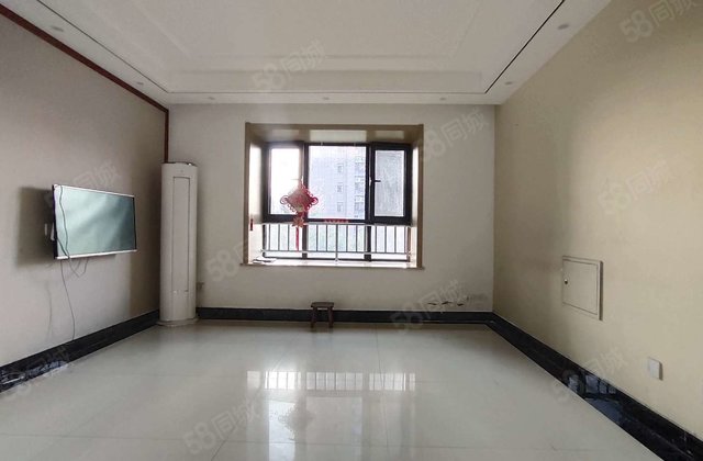 公园东门   孟达中央帝景   西边户  有车位  免大税