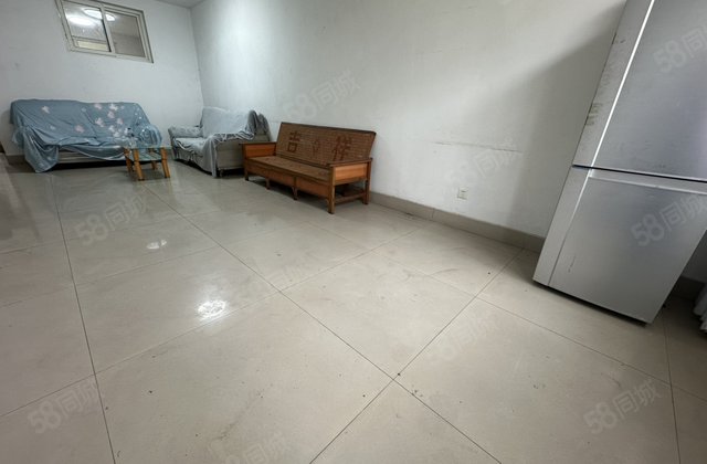 伟业中花苑北苑 多层3楼 三室 采光好 带地下室 房东急售