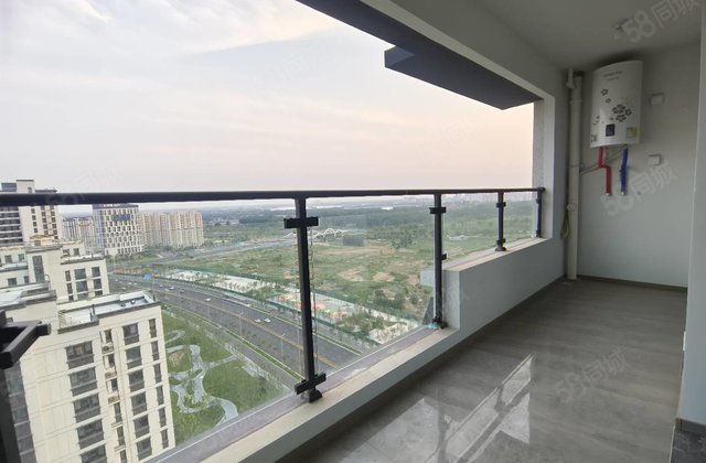 新房现房 一手手续 可按揭 区政府 城市芳华   实验带车储