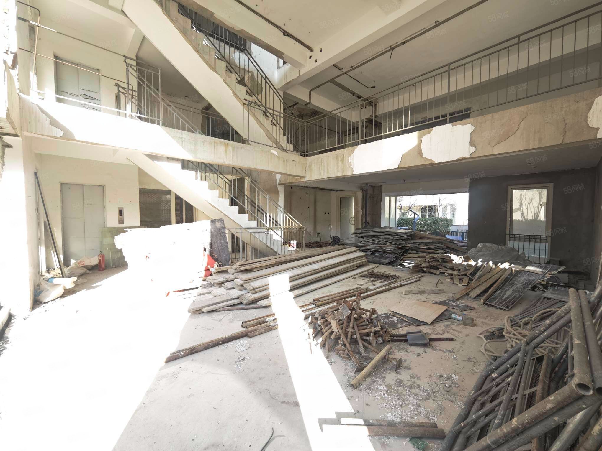 澳景園5室3廳5衛(wèi)435.57㎡南北1690萬