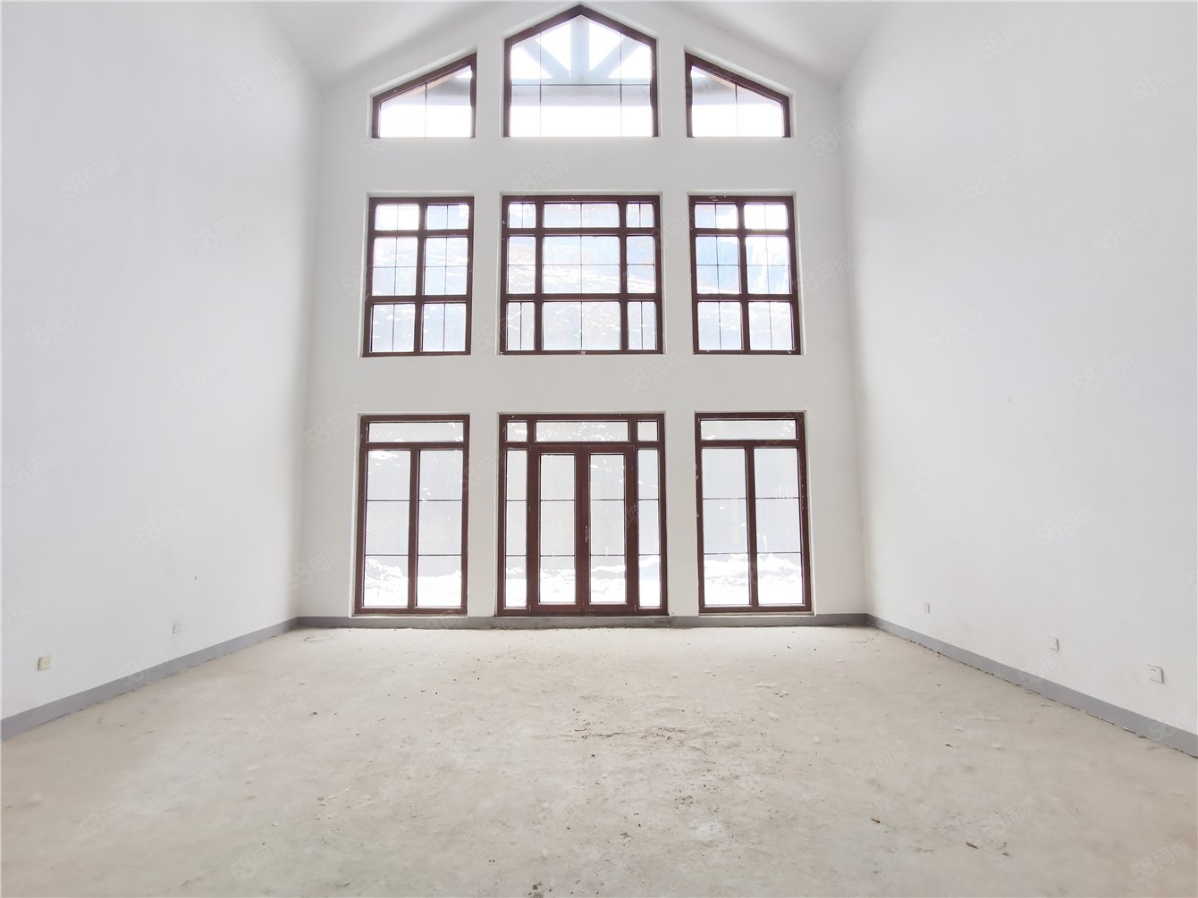 天恒半山世家7室3廳4衛(wèi)414.72㎡南北1550萬