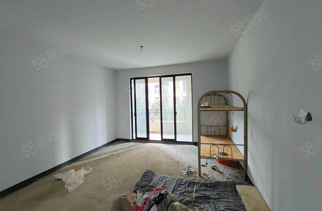 绿地悦澜湾4室2厅138.17㎡60万二手房图片