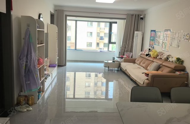 金裕新城 带车位  储藏 精装  有证！独梯独户