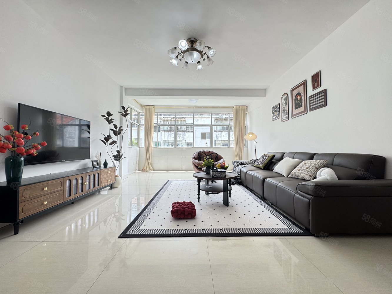 警苑6室2厅3卫160㎡南北79.8万