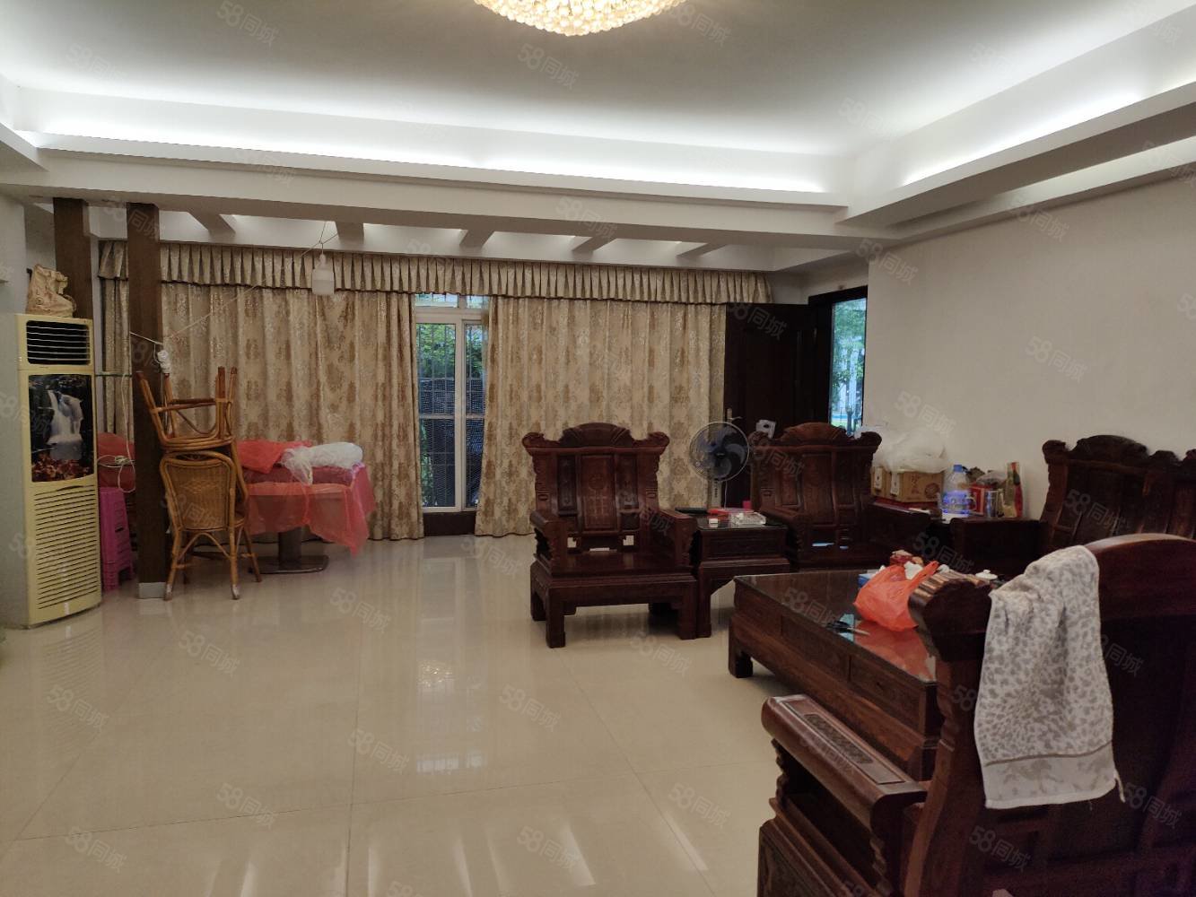 腾瑞万绿花园4室2厅2卫185㎡东南126万