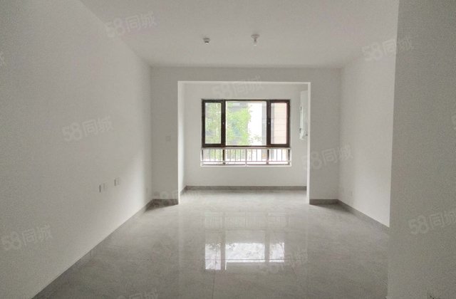 一实验 桂馨苑 三室两厅两卫 带储藏室