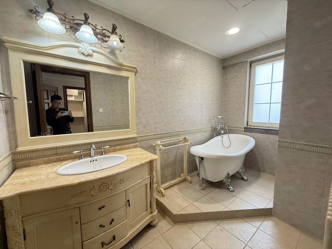 財(cái)富公館6室4廳8衛(wèi)1500㎡南北8400萬